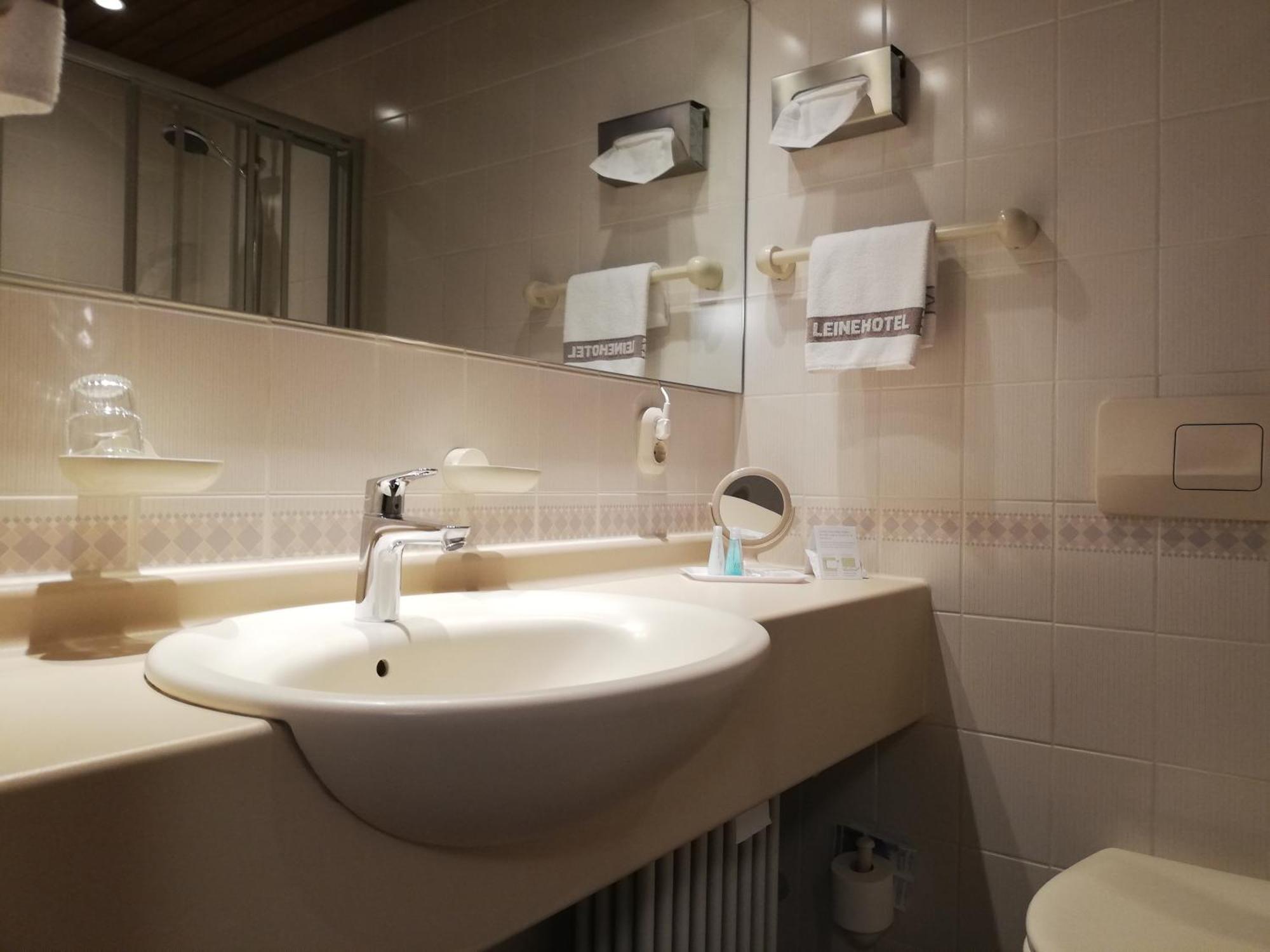 Leine Hotel Pattensen Εξωτερικό φωτογραφία