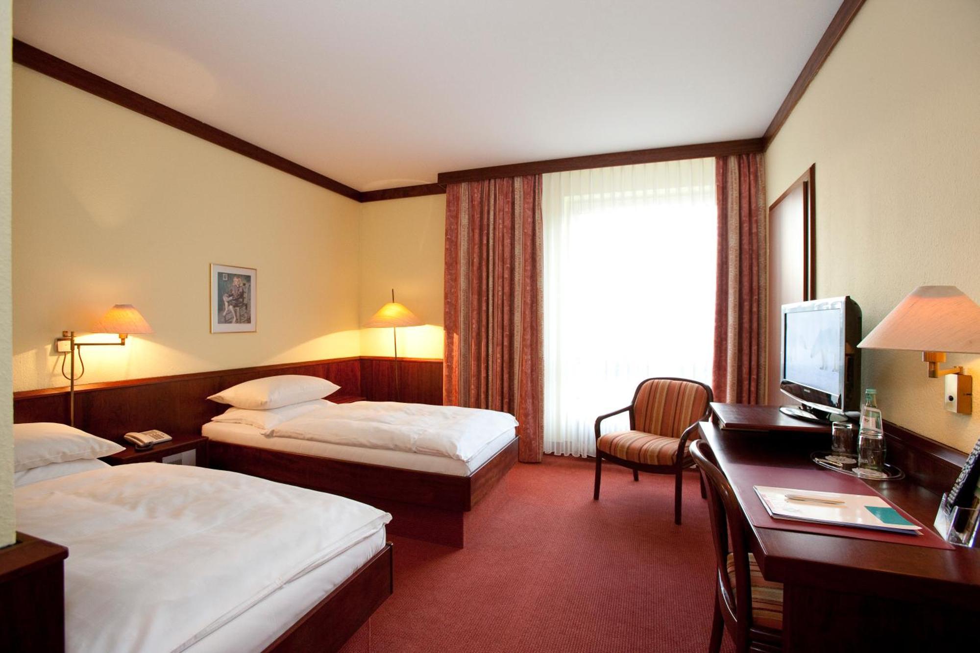 Leine Hotel Pattensen Εξωτερικό φωτογραφία