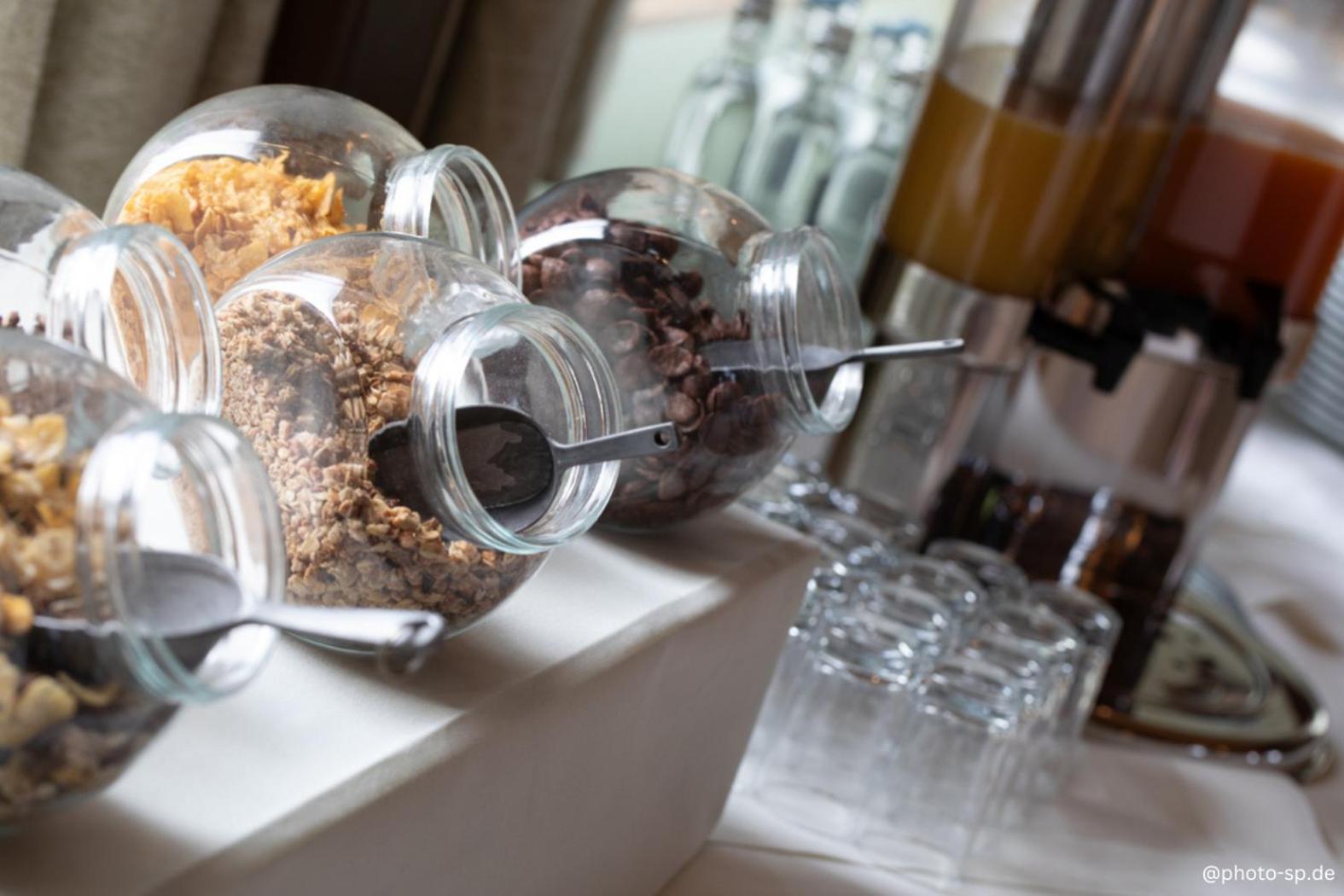 Leine Hotel Pattensen Εξωτερικό φωτογραφία