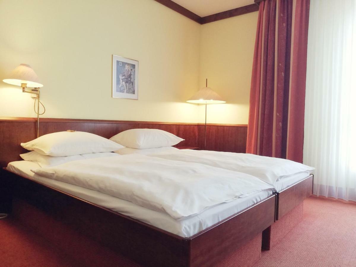 Leine Hotel Pattensen Εξωτερικό φωτογραφία