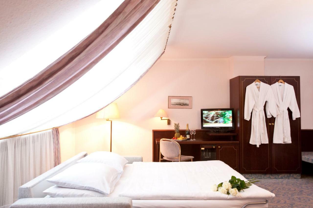 Leine Hotel Pattensen Εξωτερικό φωτογραφία